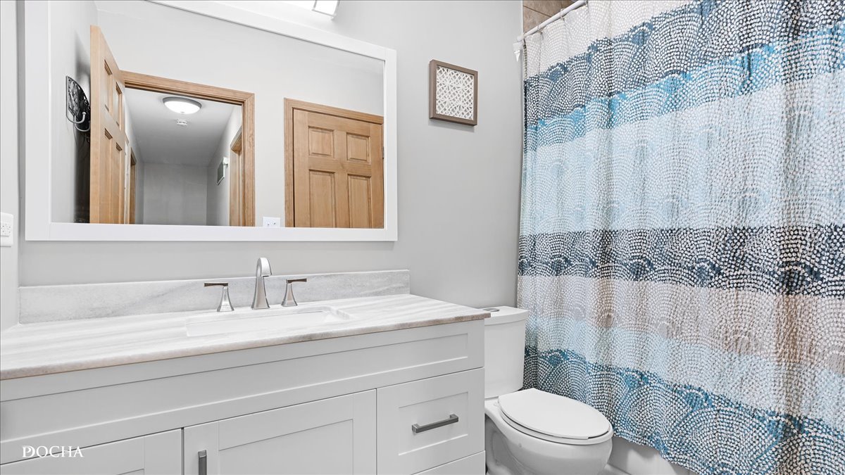 890 Fieldside Lane, Aurora, IL 60504