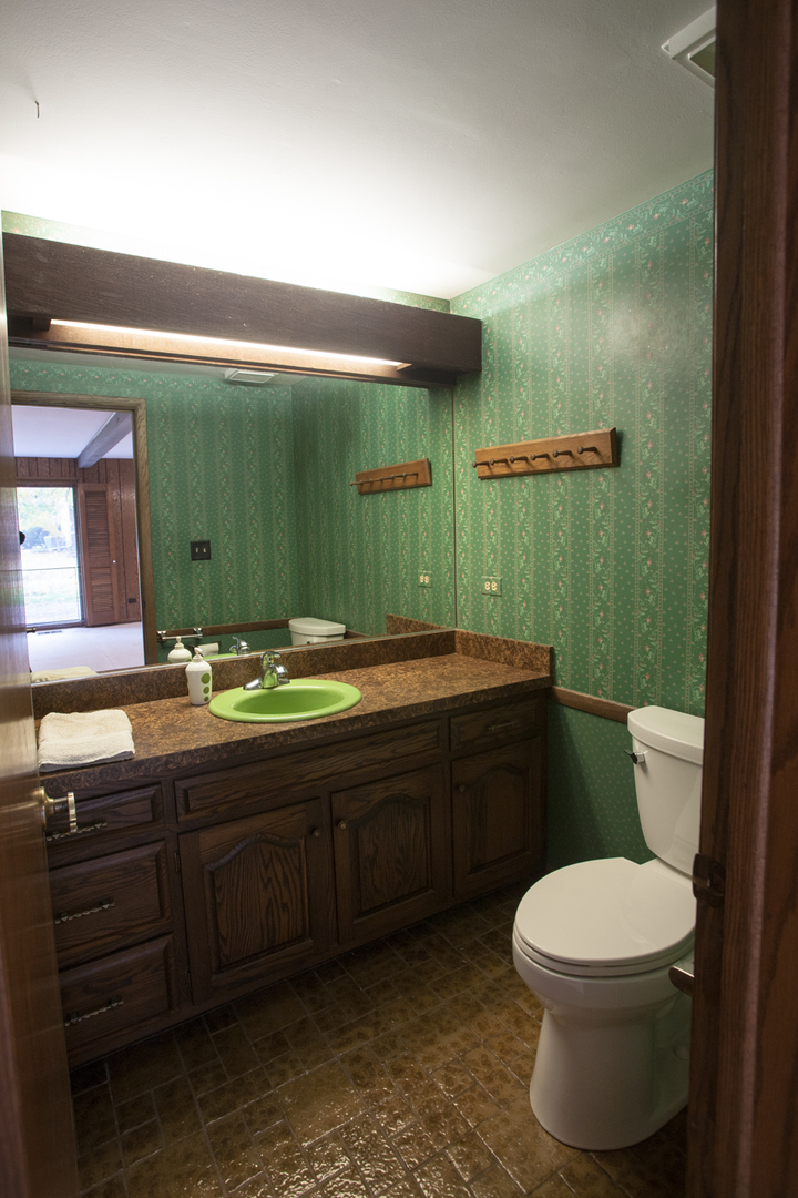 1610 Old Oak Place, Darien, IL 60561