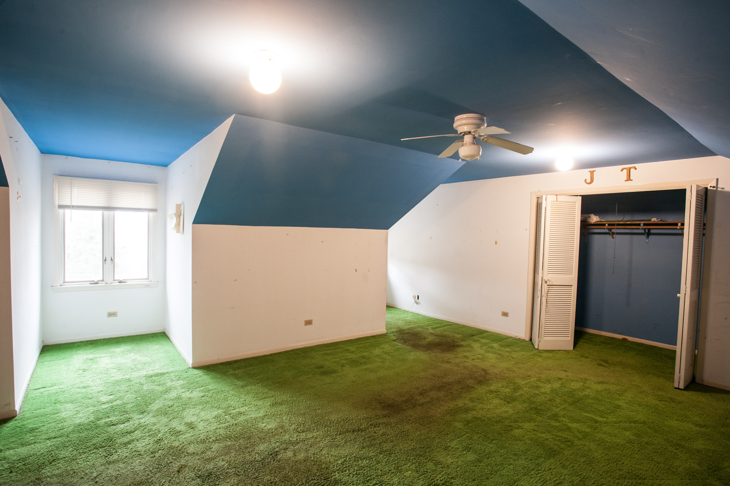 1610 Old Oak Place, Darien, IL 60561