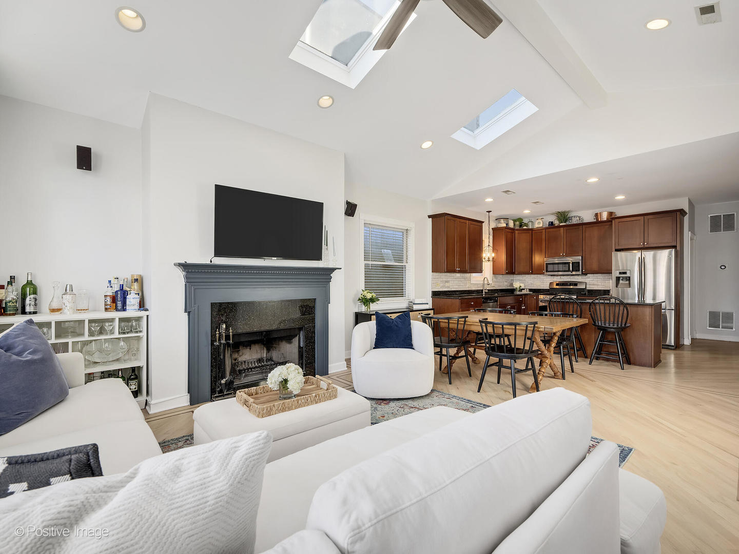 3042 N Oakley Avenue #3S, Chicago, IL 60618