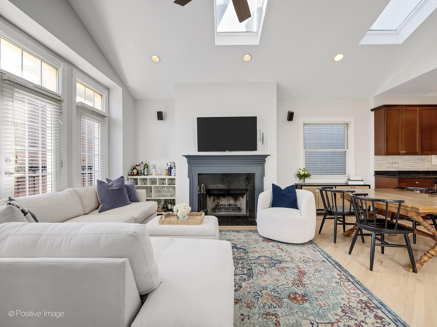 3042 N Oakley Avenue #3S, Chicago, IL 60618