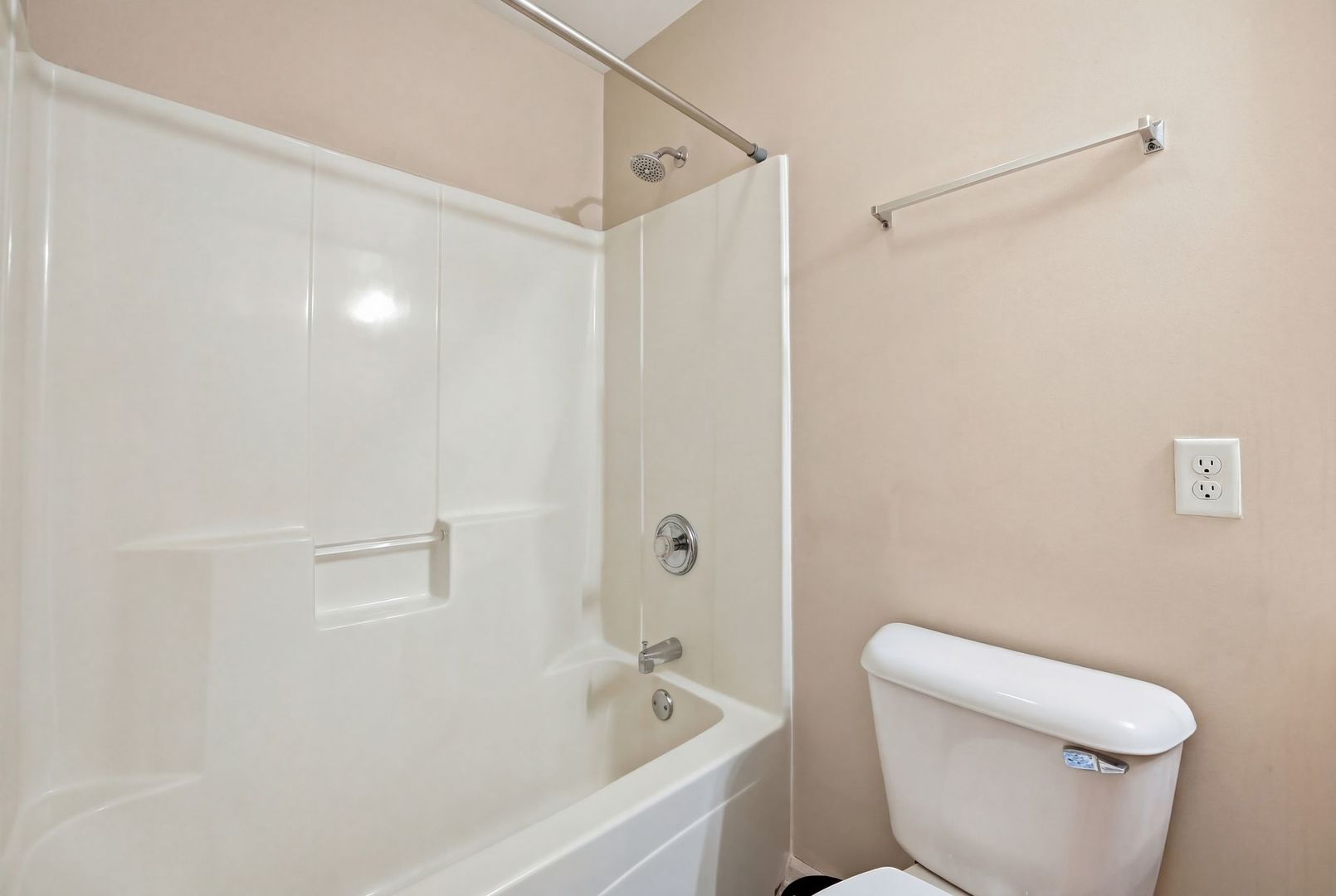 1497 Stonefield Drive, DeKalb, IL 60115