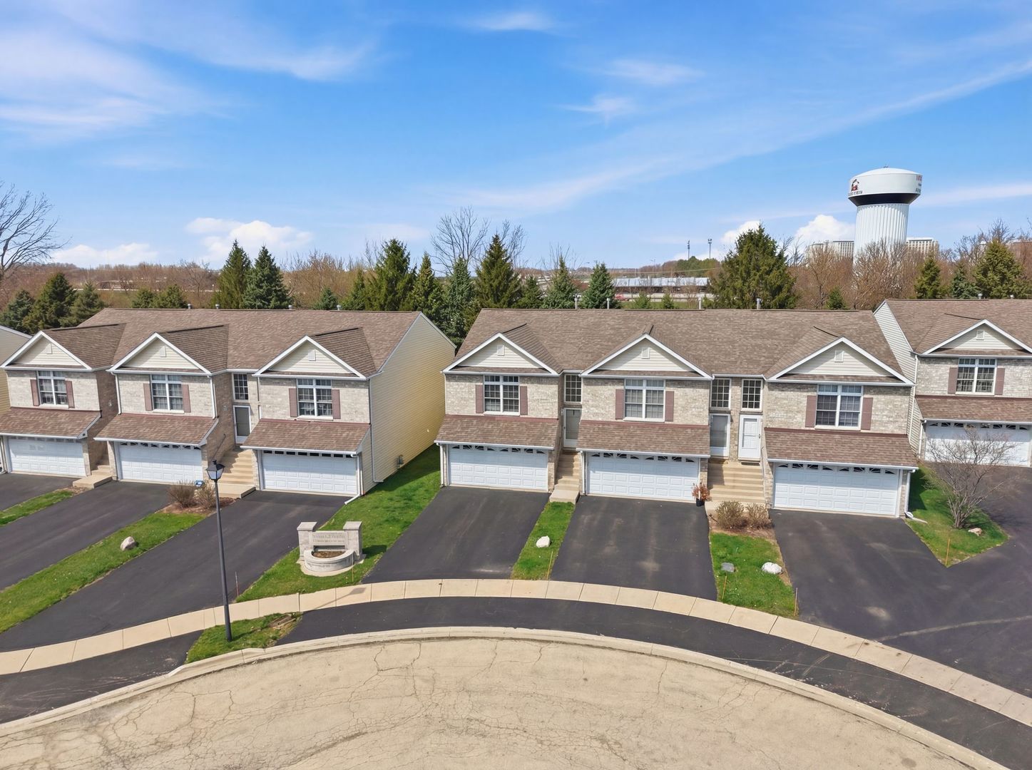 1497 Stonefield Drive, DeKalb, IL 60115