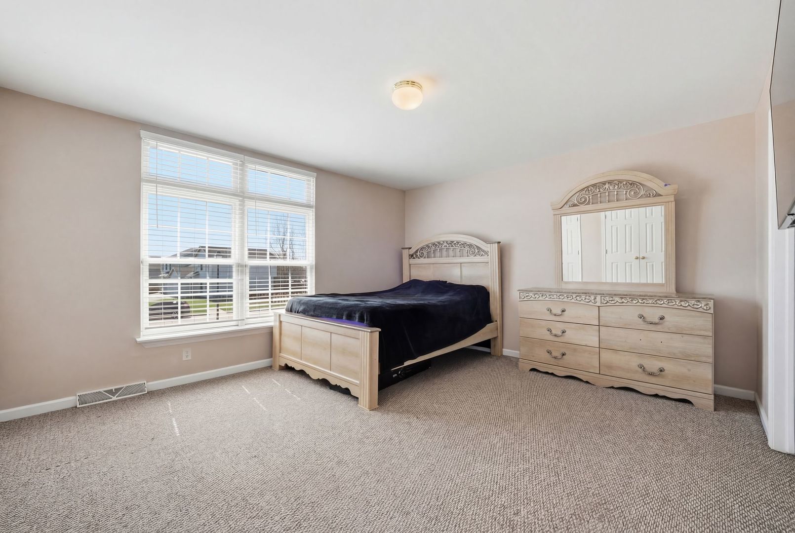 1497 Stonefield Drive, DeKalb, IL 60115