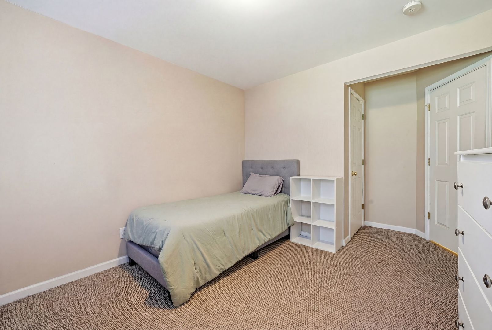 1497 Stonefield Drive, DeKalb, IL 60115