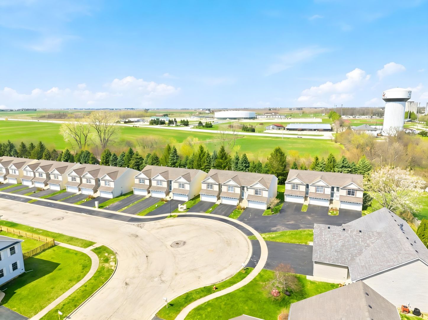 1497 Stonefield Drive, DeKalb, IL 60115