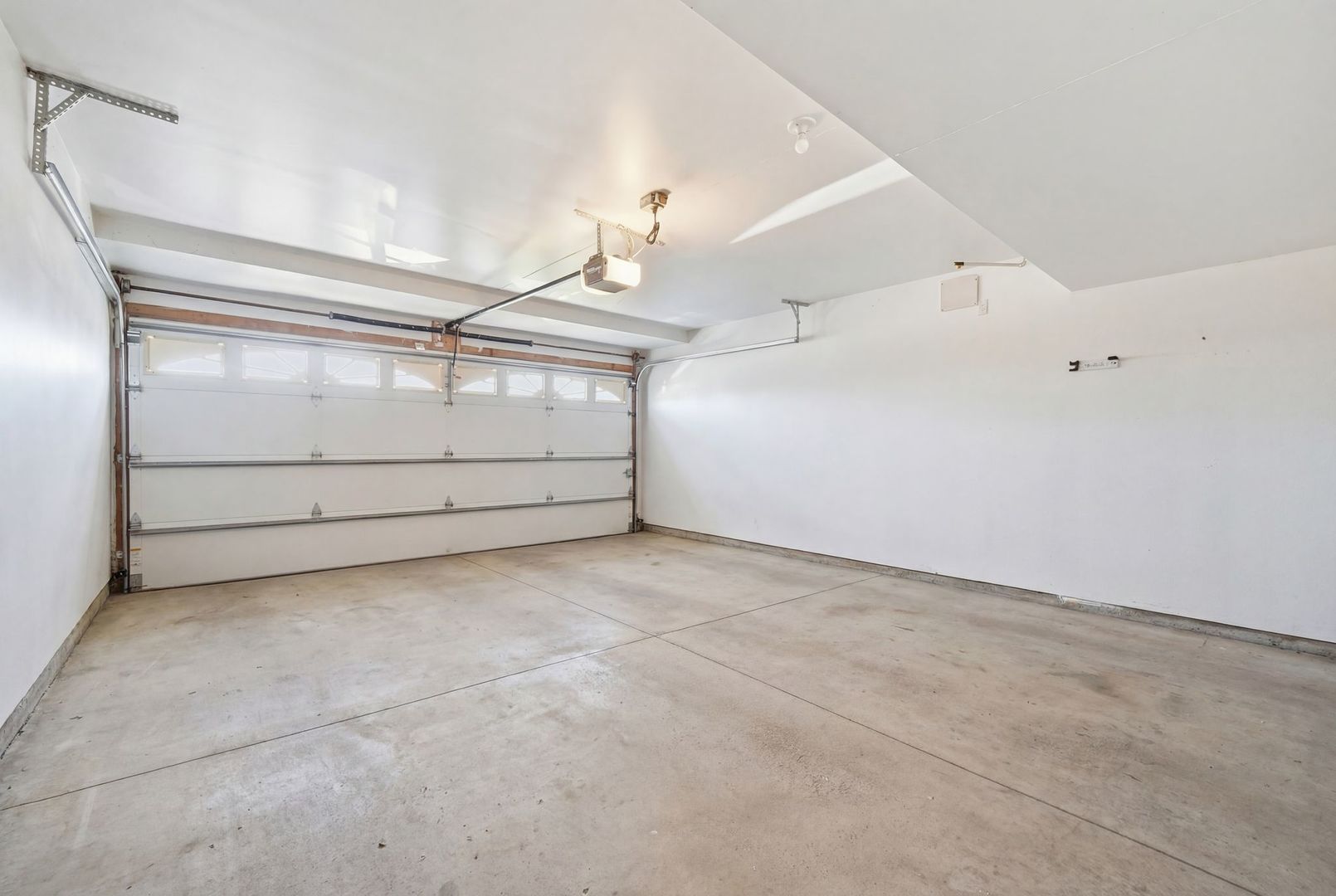 1497 Stonefield Drive, DeKalb, IL 60115