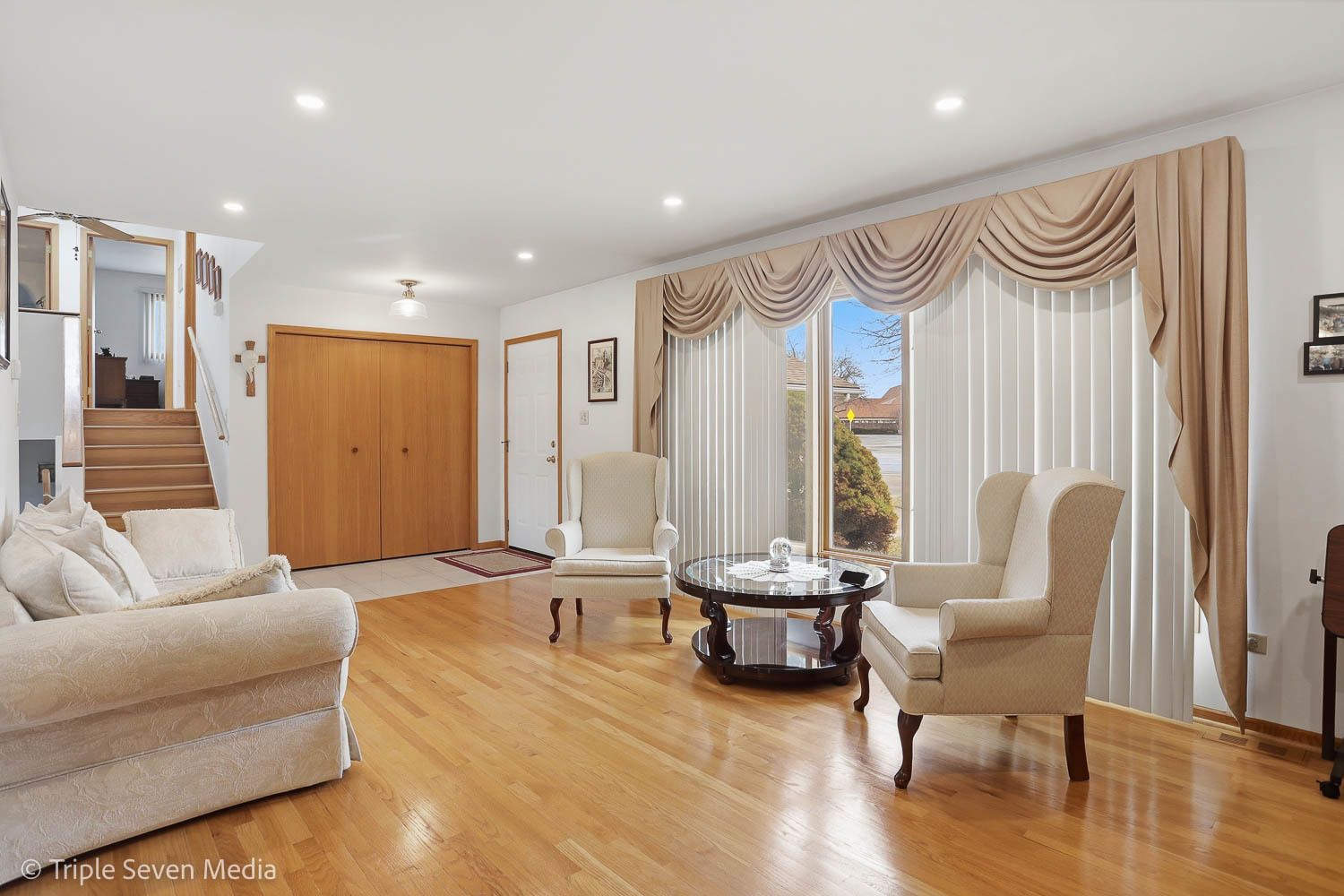 8640 Narragansett Avenue, Burbank, IL 60459