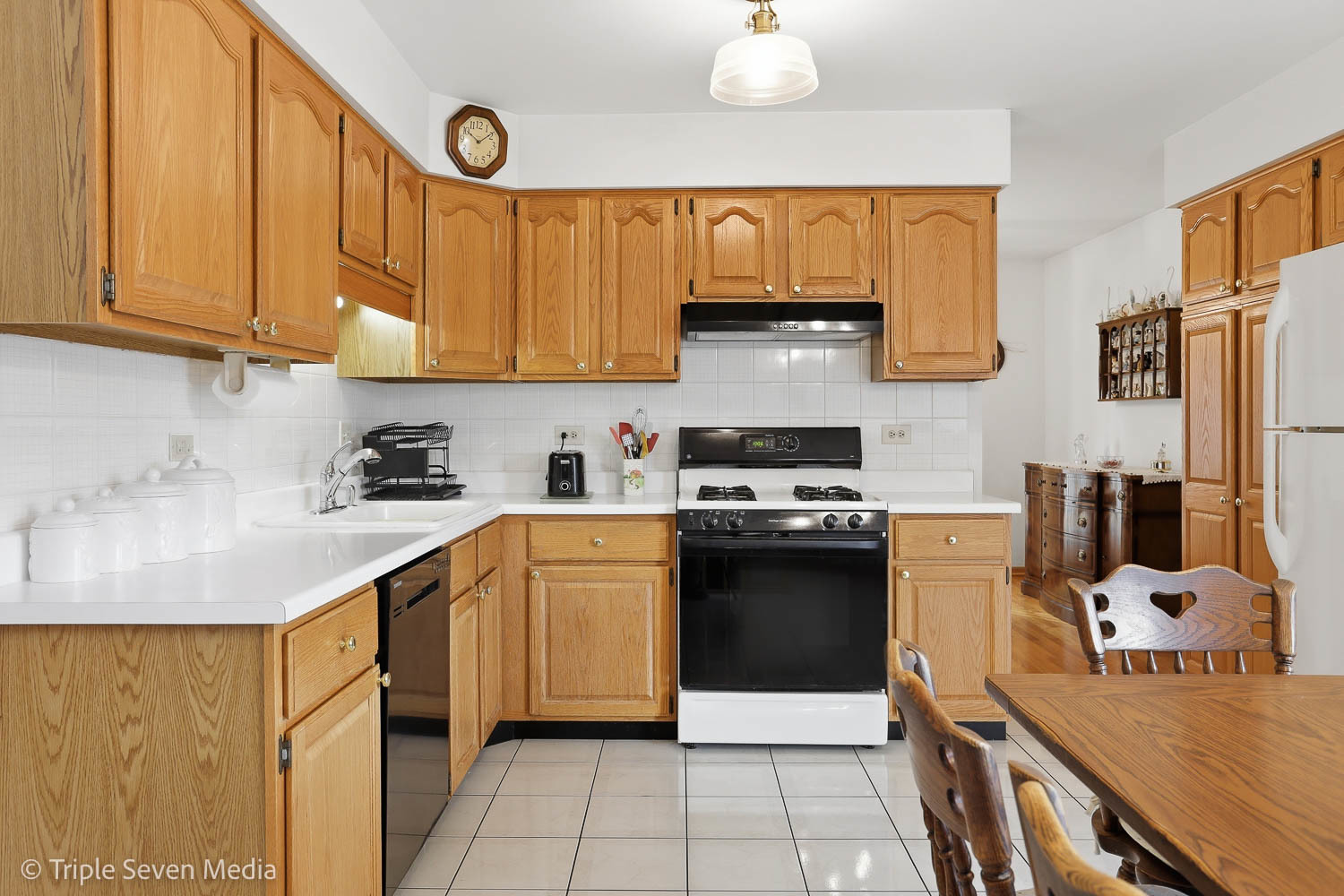 8640 Narragansett Avenue, Burbank, IL 60459