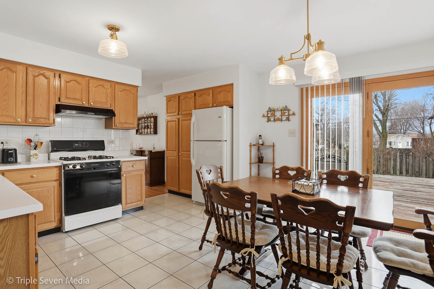 8640 Narragansett Avenue, Burbank, IL 60459