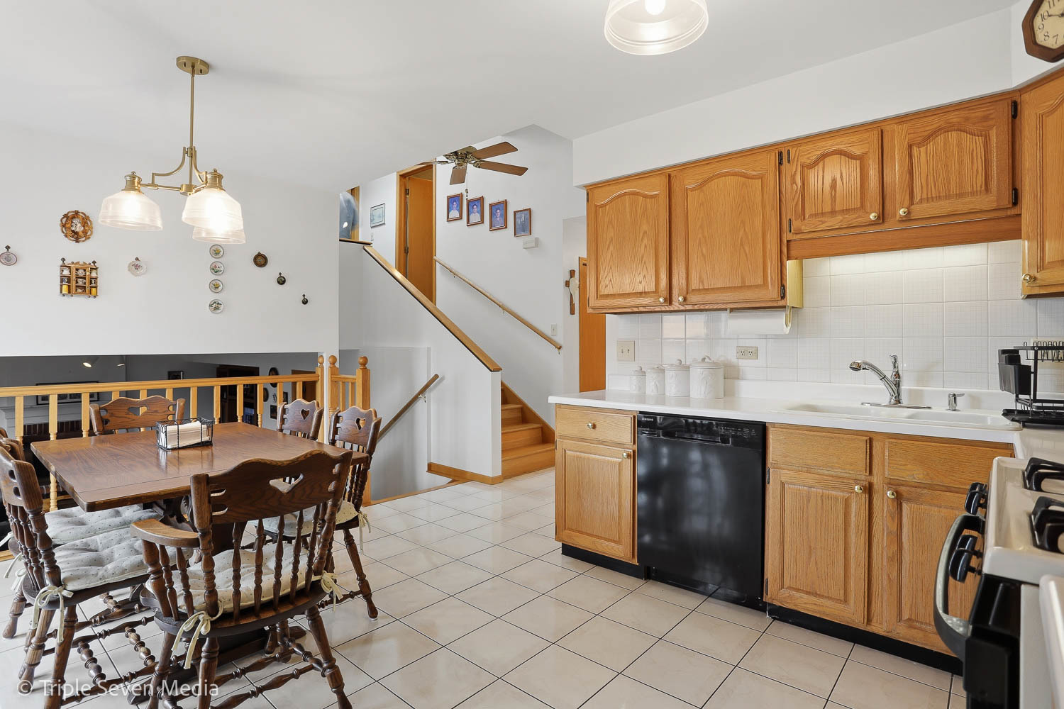 8640 Narragansett Avenue, Burbank, IL 60459