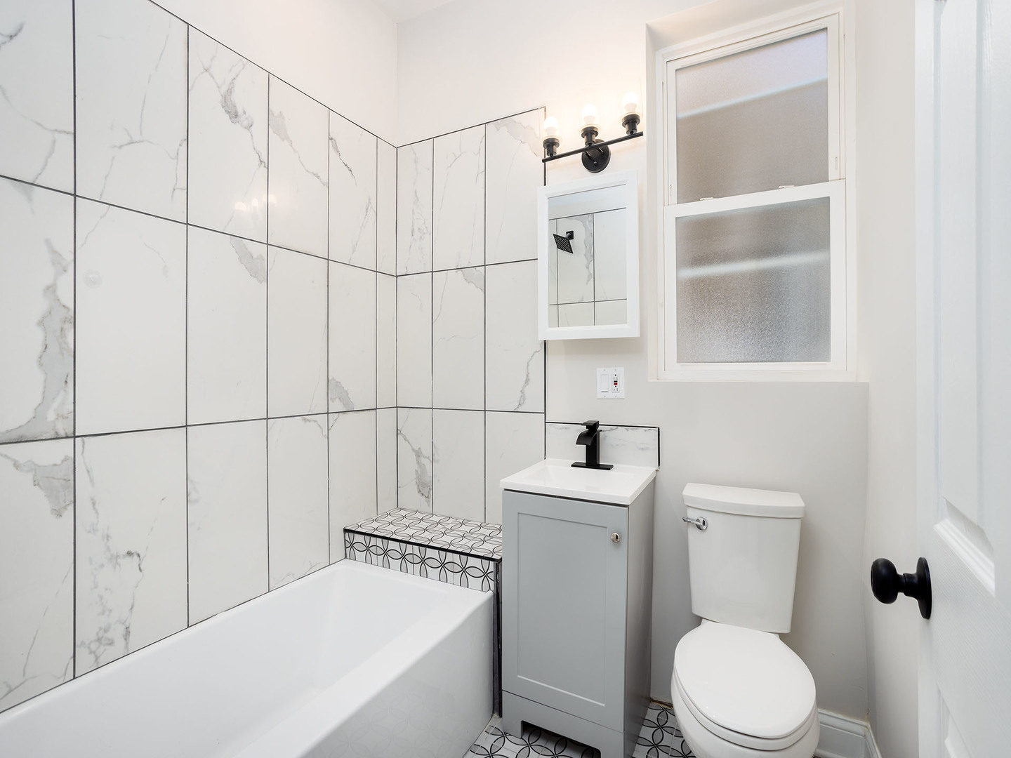 5033 W Washington Boulevard, Chicago, IL 60644