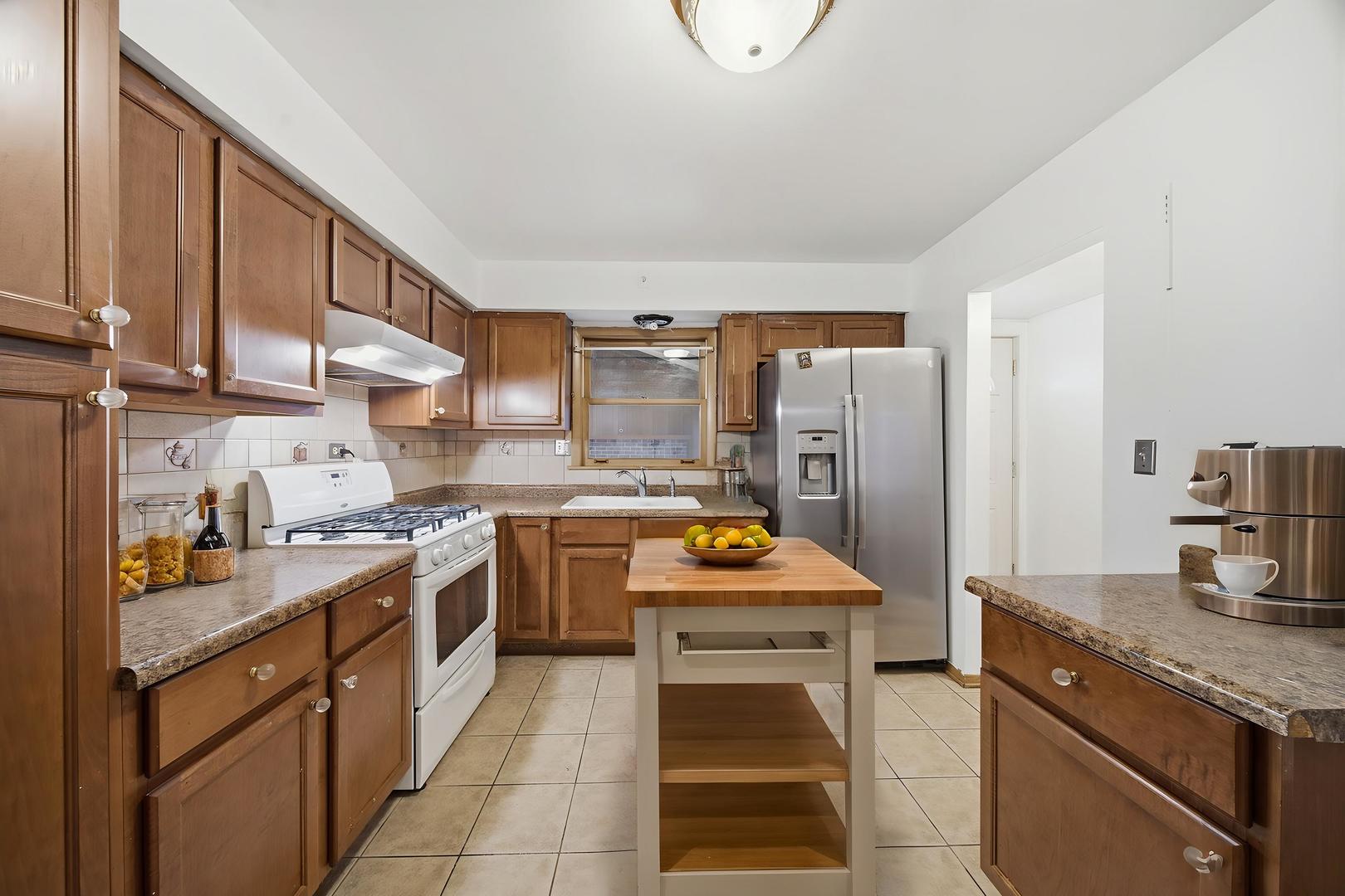 452 E 167th Street, South Holland, IL 60473