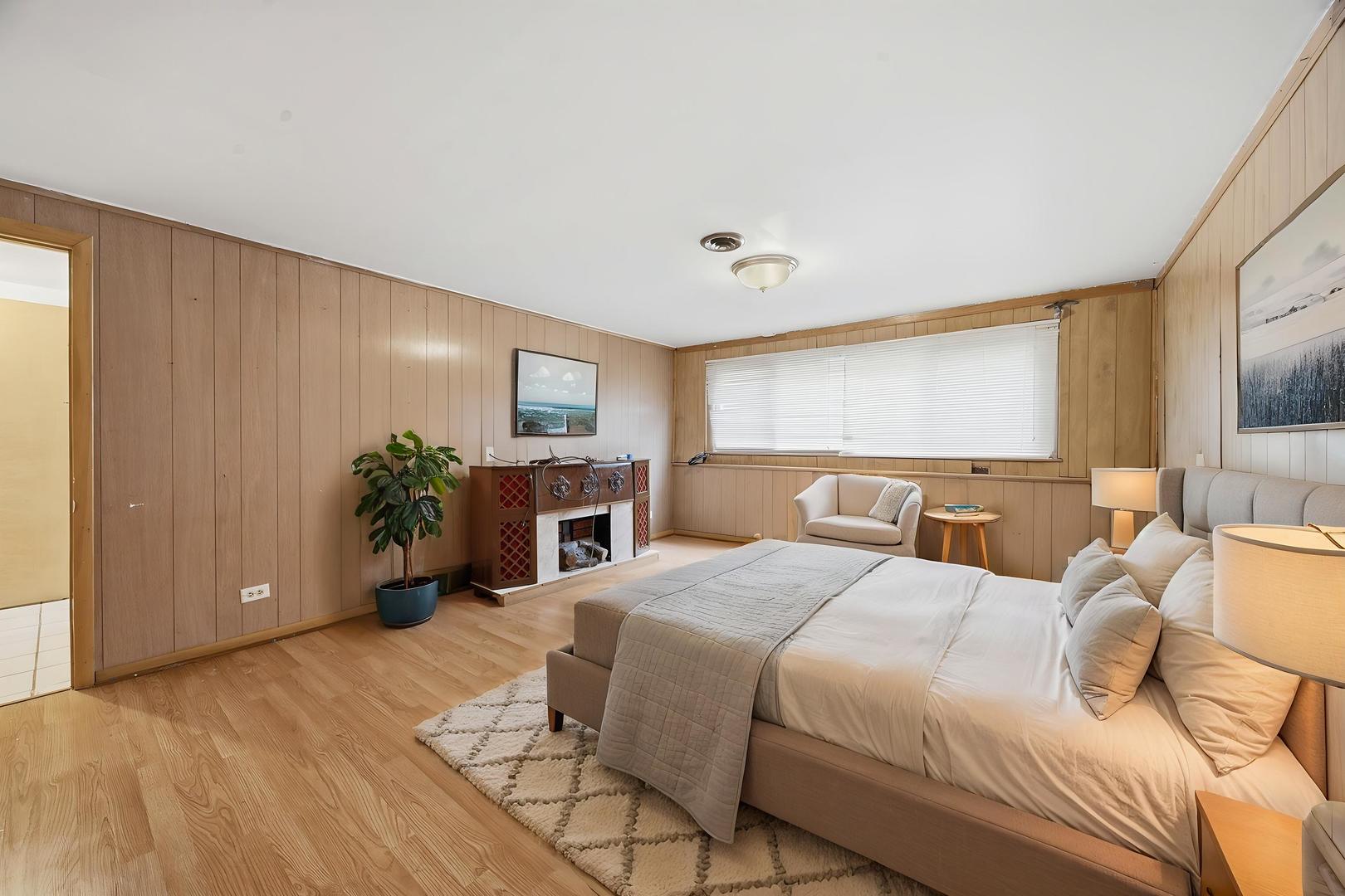 452 E 167th Street, South Holland, IL 60473