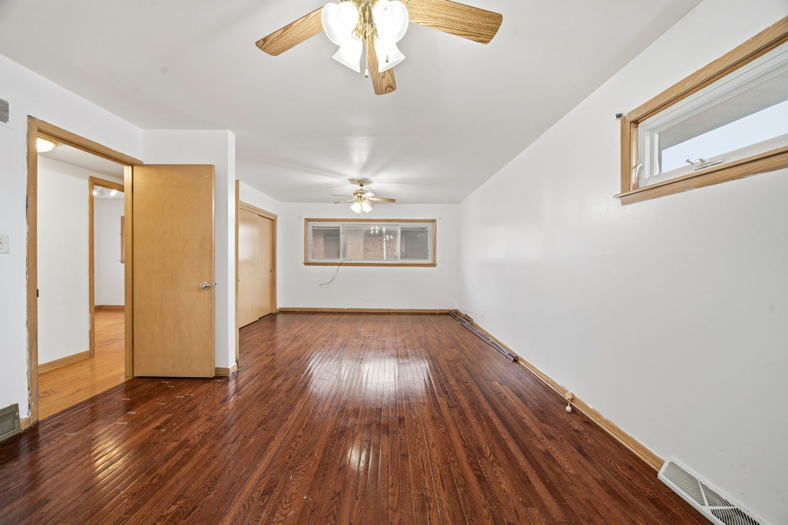 452 E 167th Street, South Holland, IL 60473