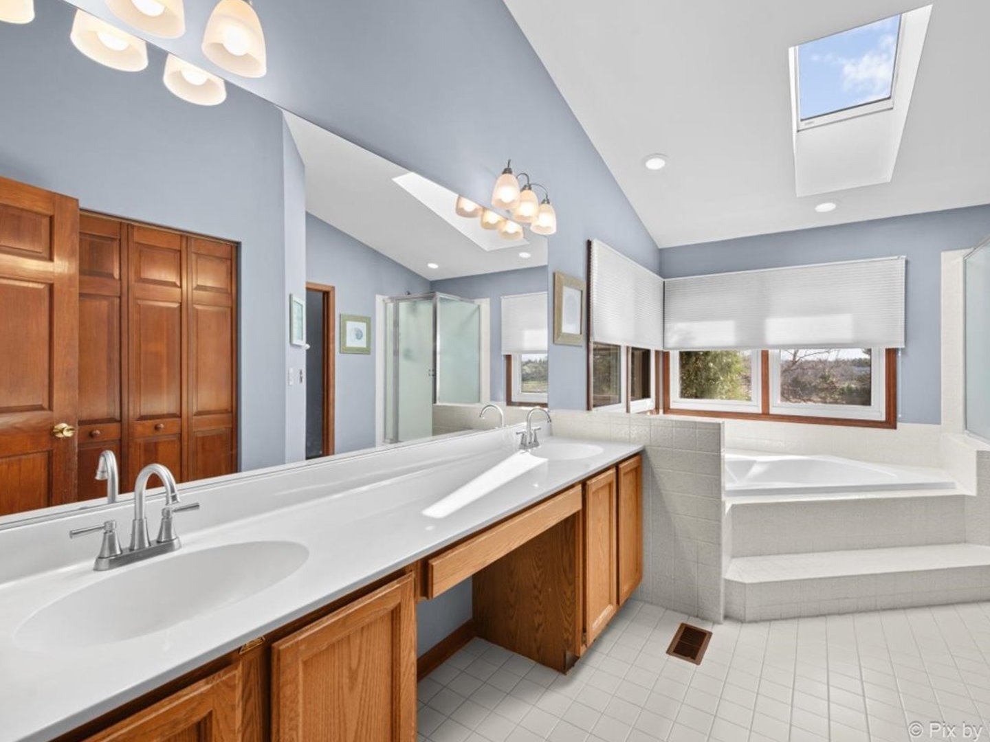 113 S Windham Lane, Bloomingdale, IL 60108