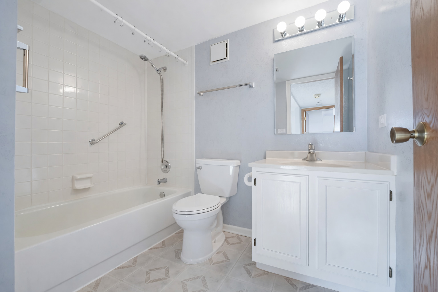 2220 Wharf Drive #1901, Woodridge, IL 60517