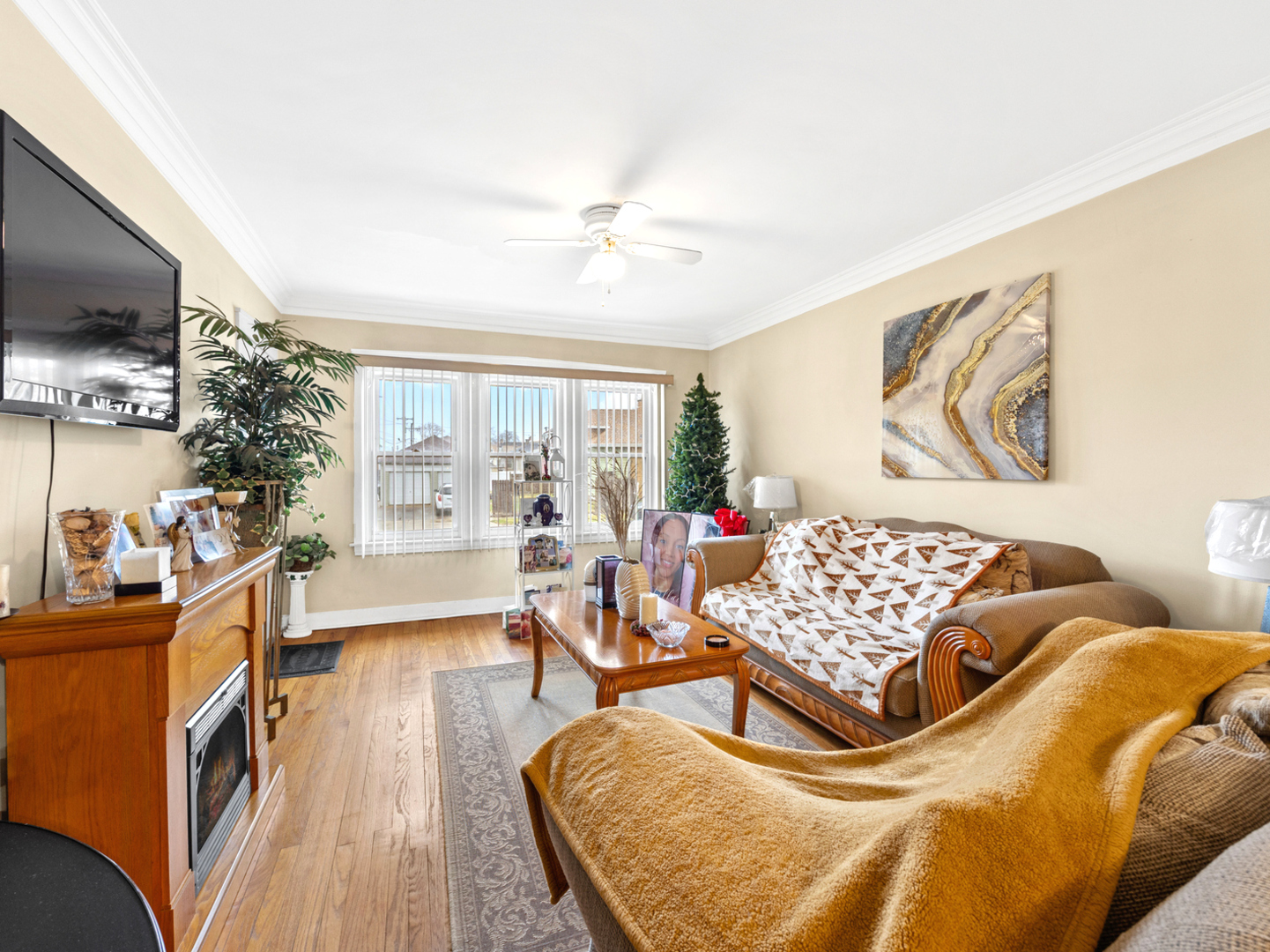 2610 Glos Avenue, Bellwood, IL 60104