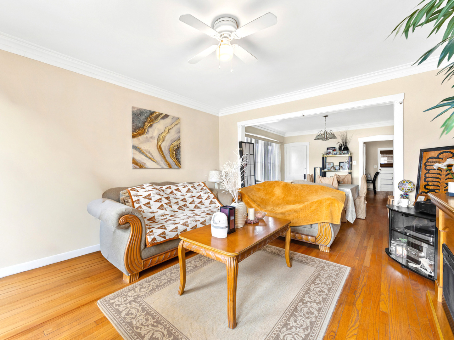 2610 Glos Avenue, Bellwood, IL 60104