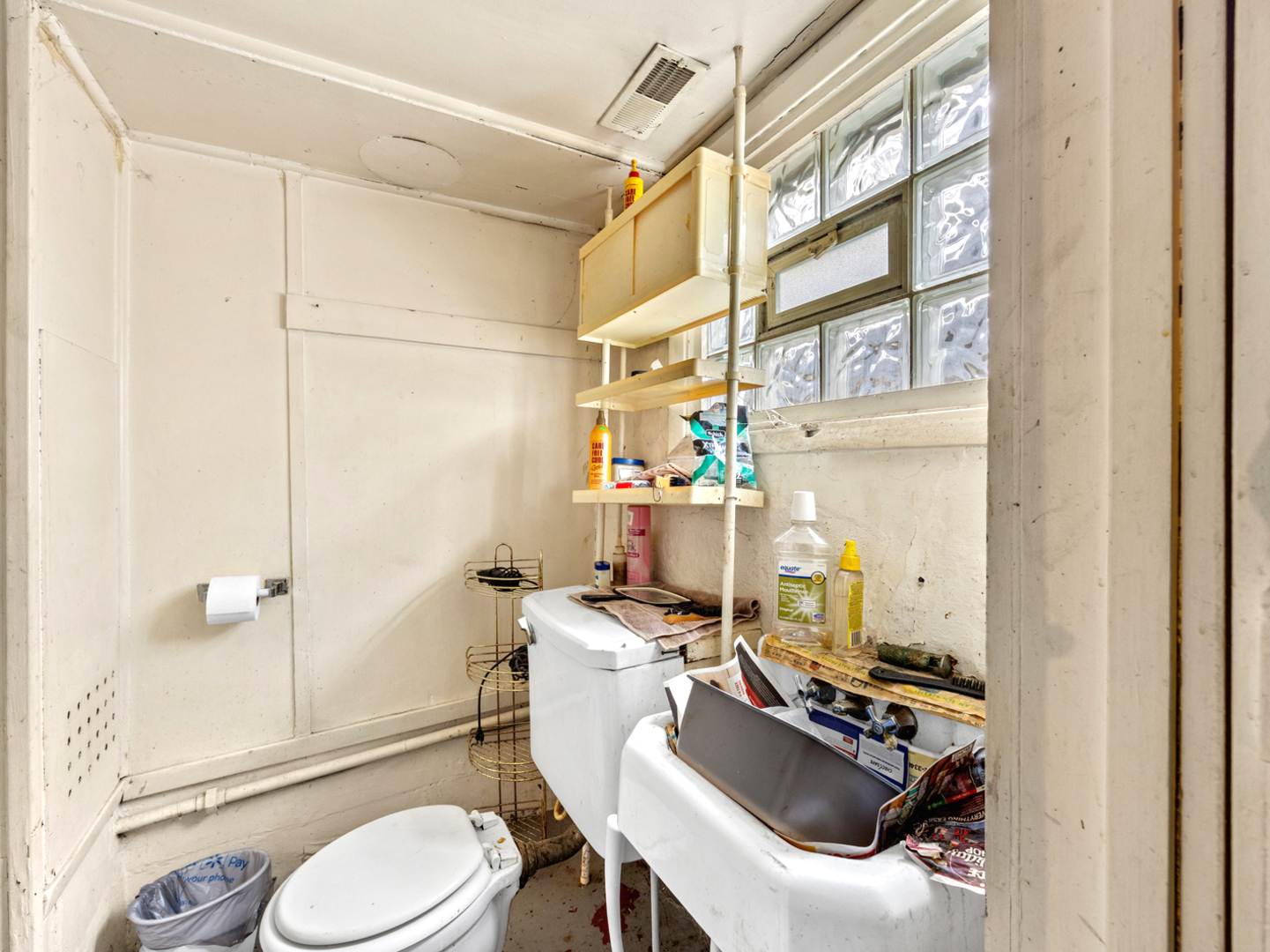 2610 Glos Avenue, Bellwood, IL 60104