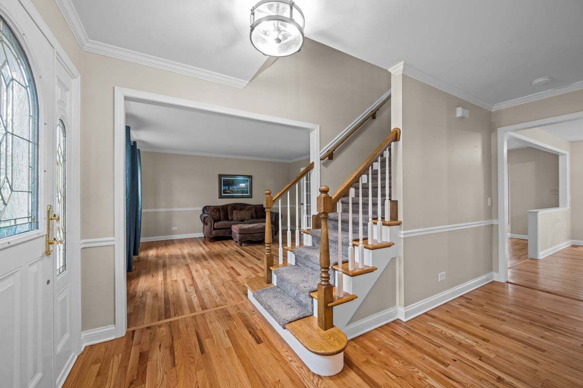 1002 Shimer Court, Naperville, IL 60565