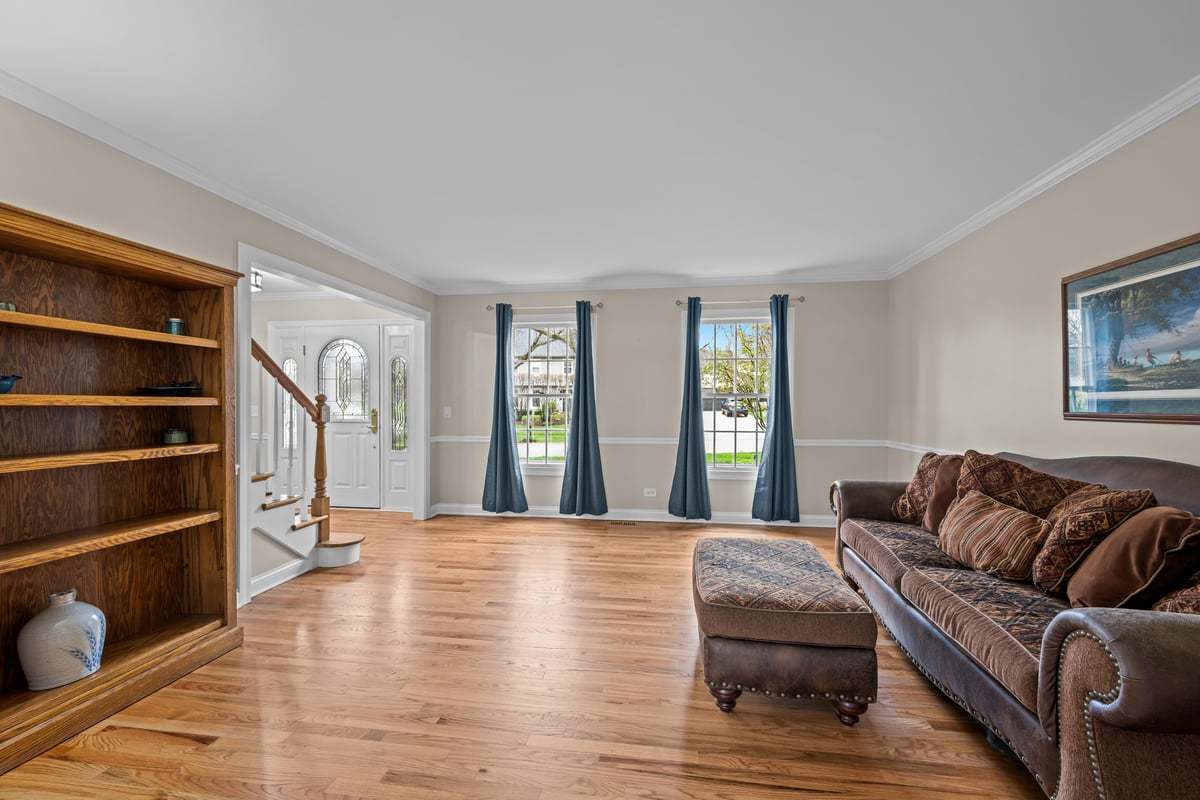 1002 Shimer Court, Naperville, IL 60565