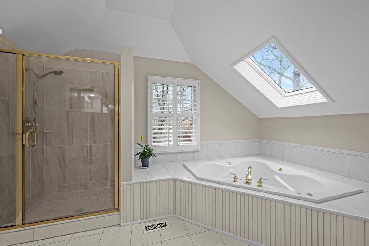 1002 Shimer Court, Naperville, IL 60565