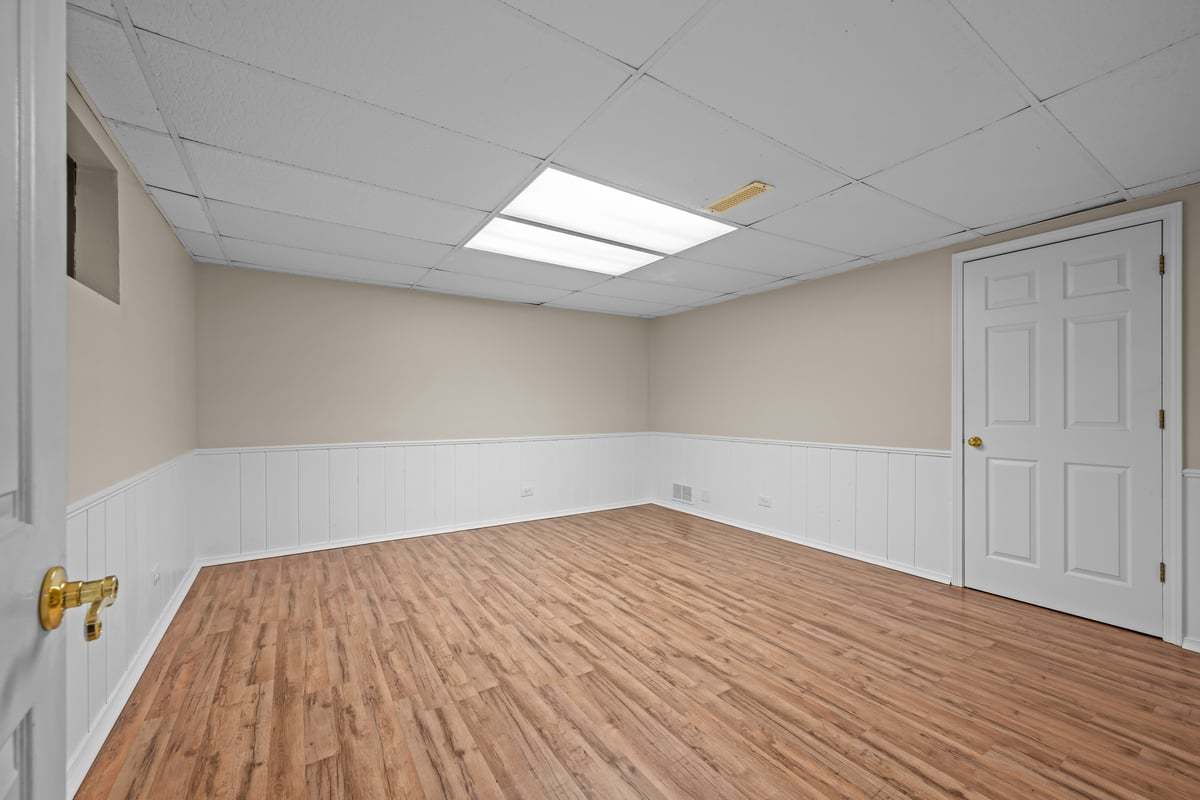 1002 Shimer Court, Naperville, IL 60565