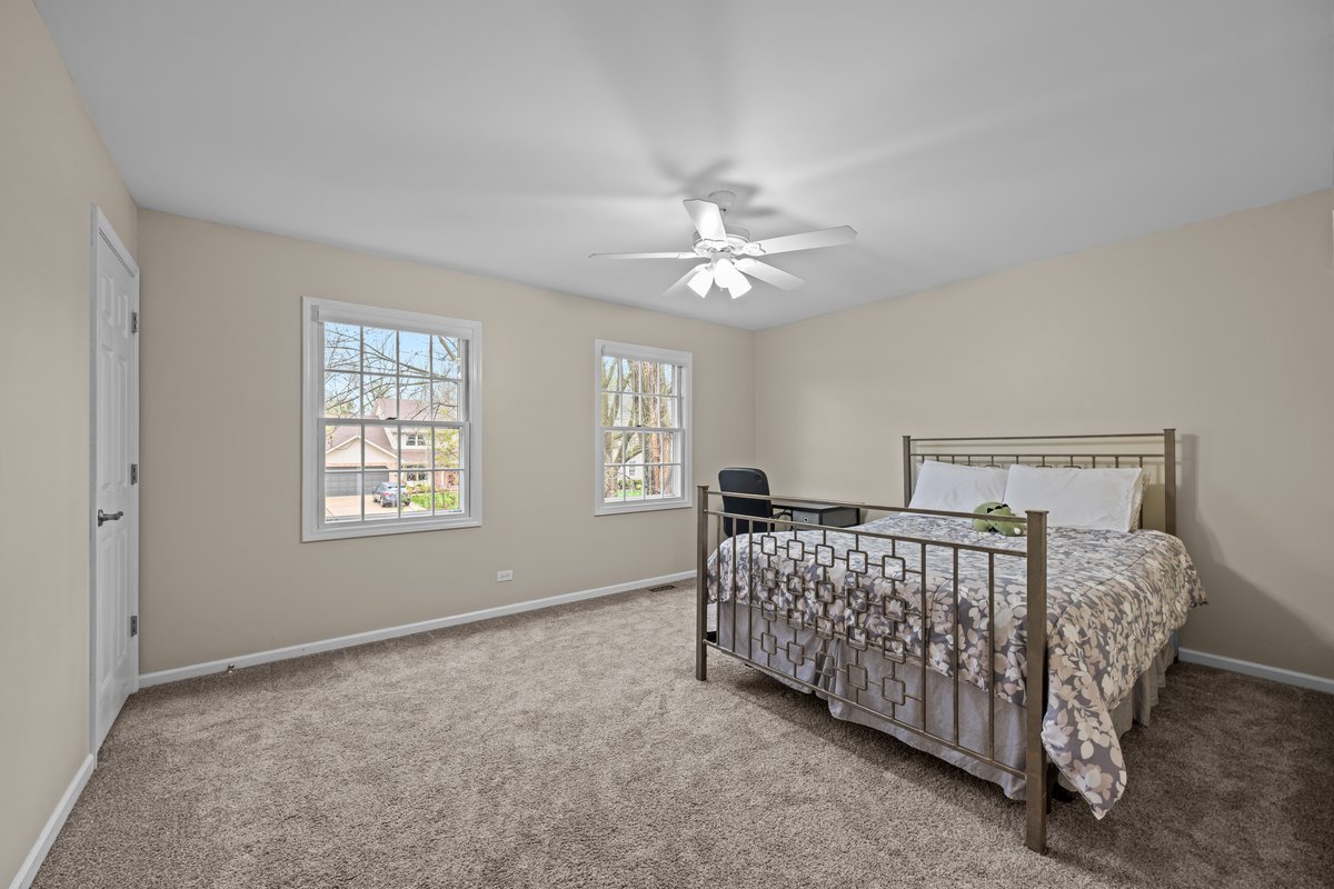 1002 Shimer Court, Naperville, IL 60565