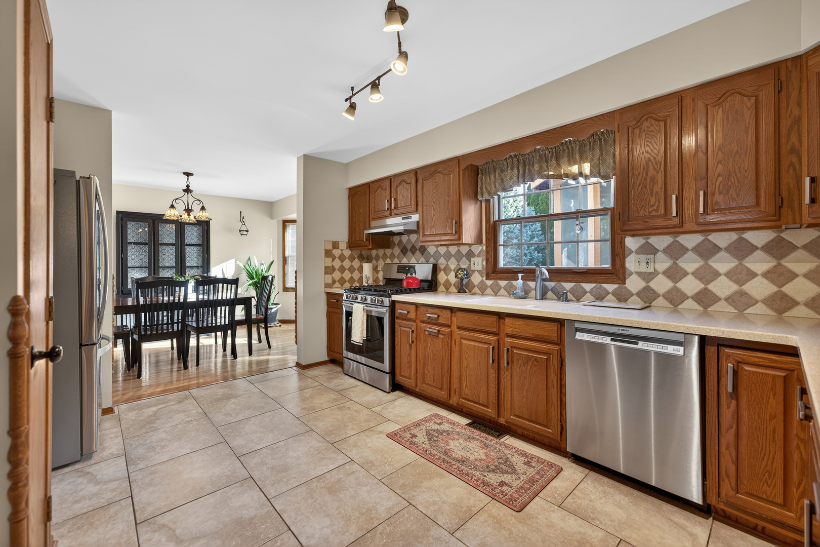 1524 John Street, Sycamore, IL 60178