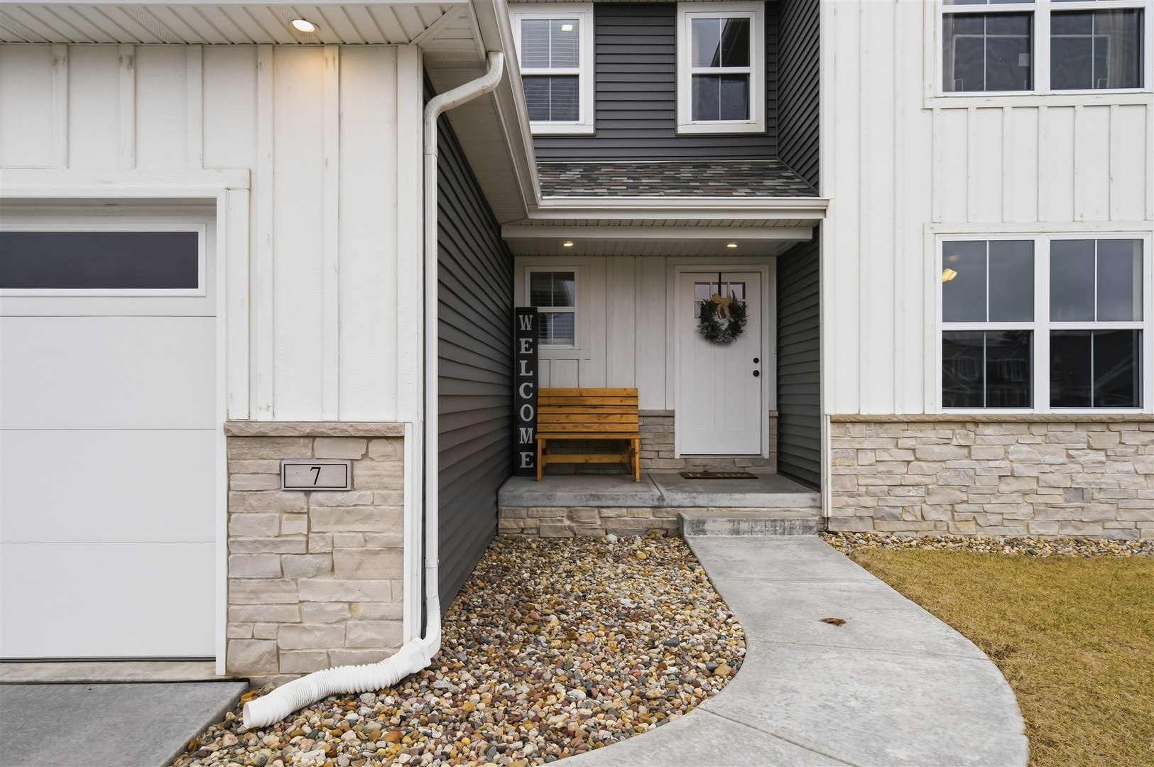 7 Boulder Drive, Carlock, IL 61725