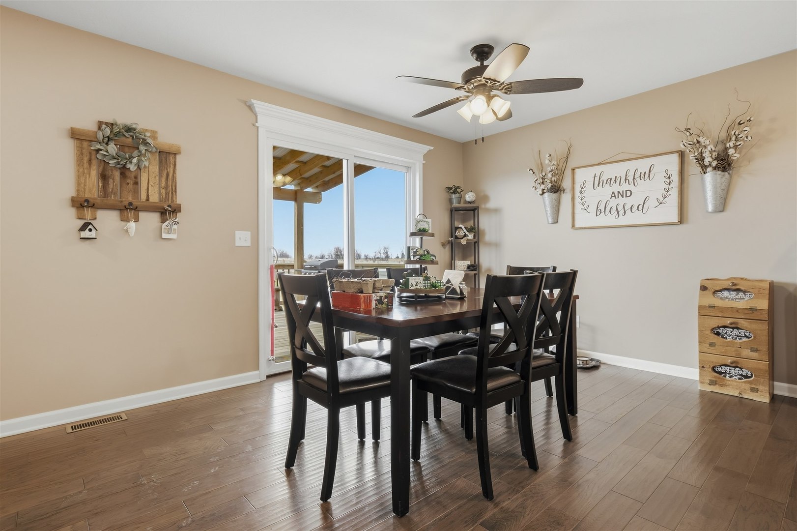 7 Boulder Drive, Carlock, IL 61725