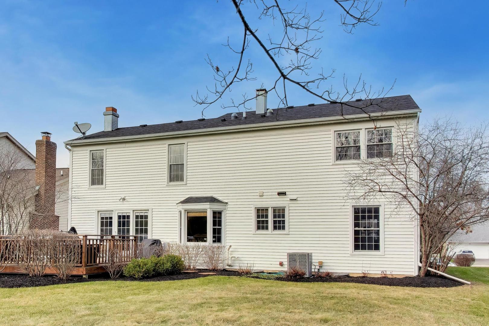 606 Thackeray Lane, Fox River Grove, IL 60021