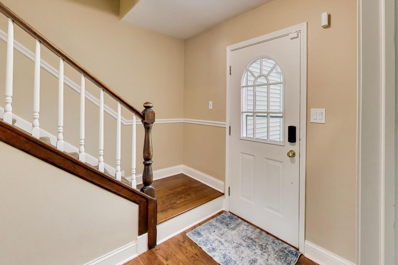 606 Thackeray Lane, Fox River Grove, IL 60021