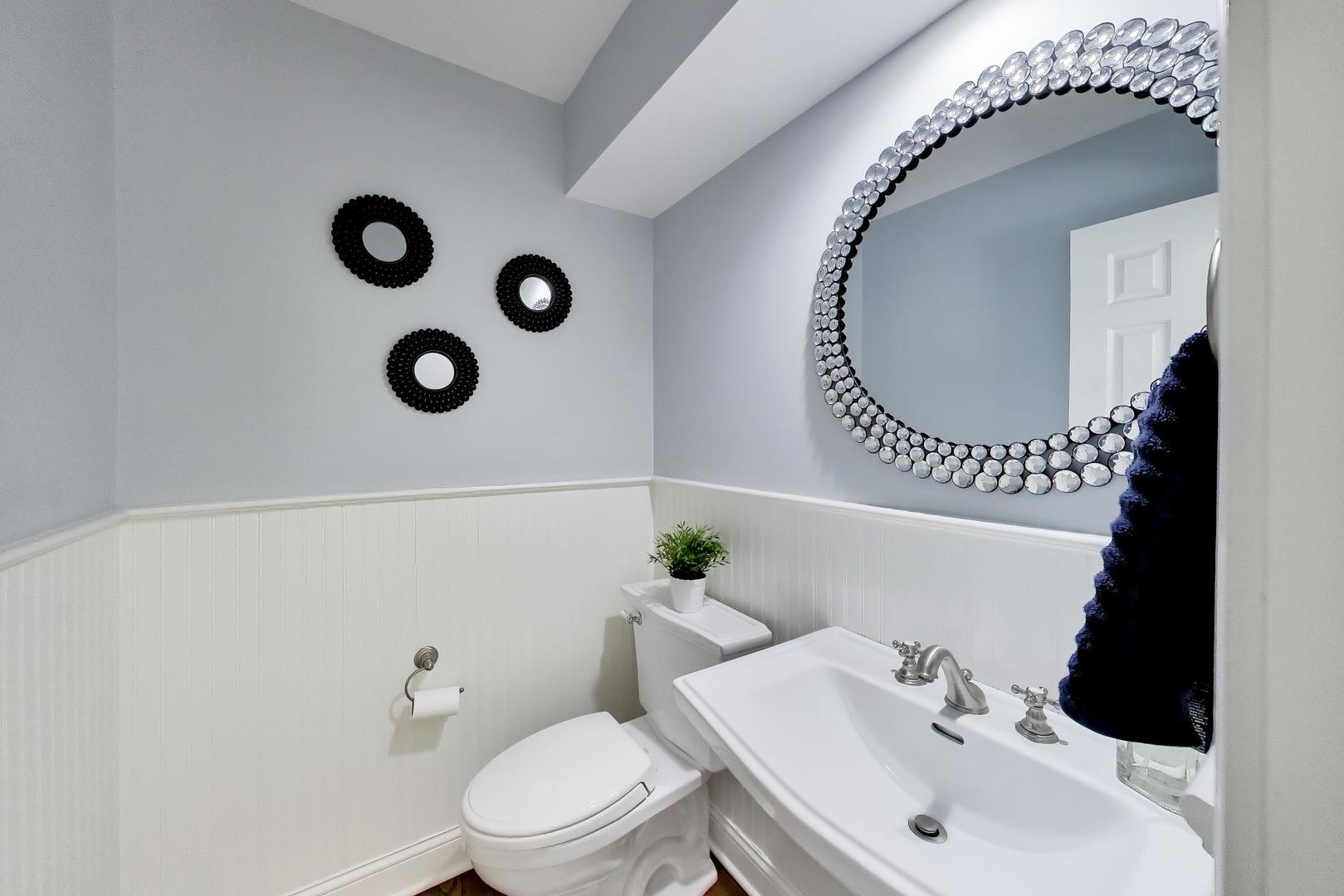 606 Thackeray Lane, Fox River Grove, IL 60021