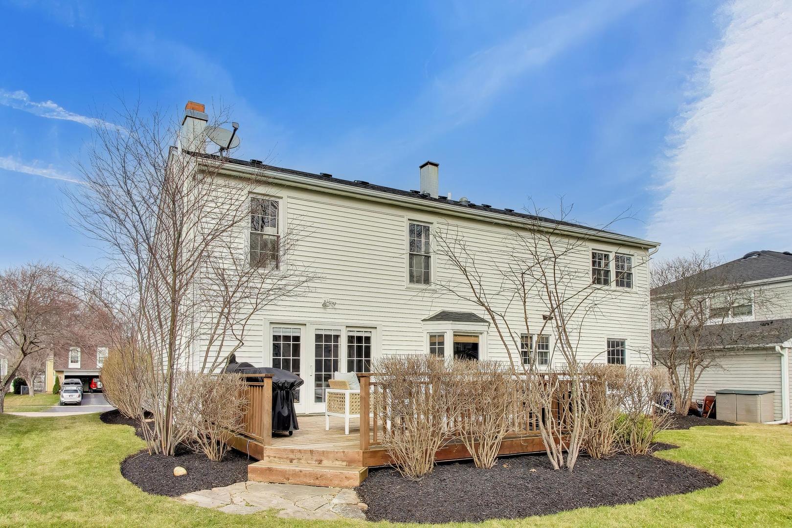 606 Thackeray Lane, Fox River Grove, IL 60021