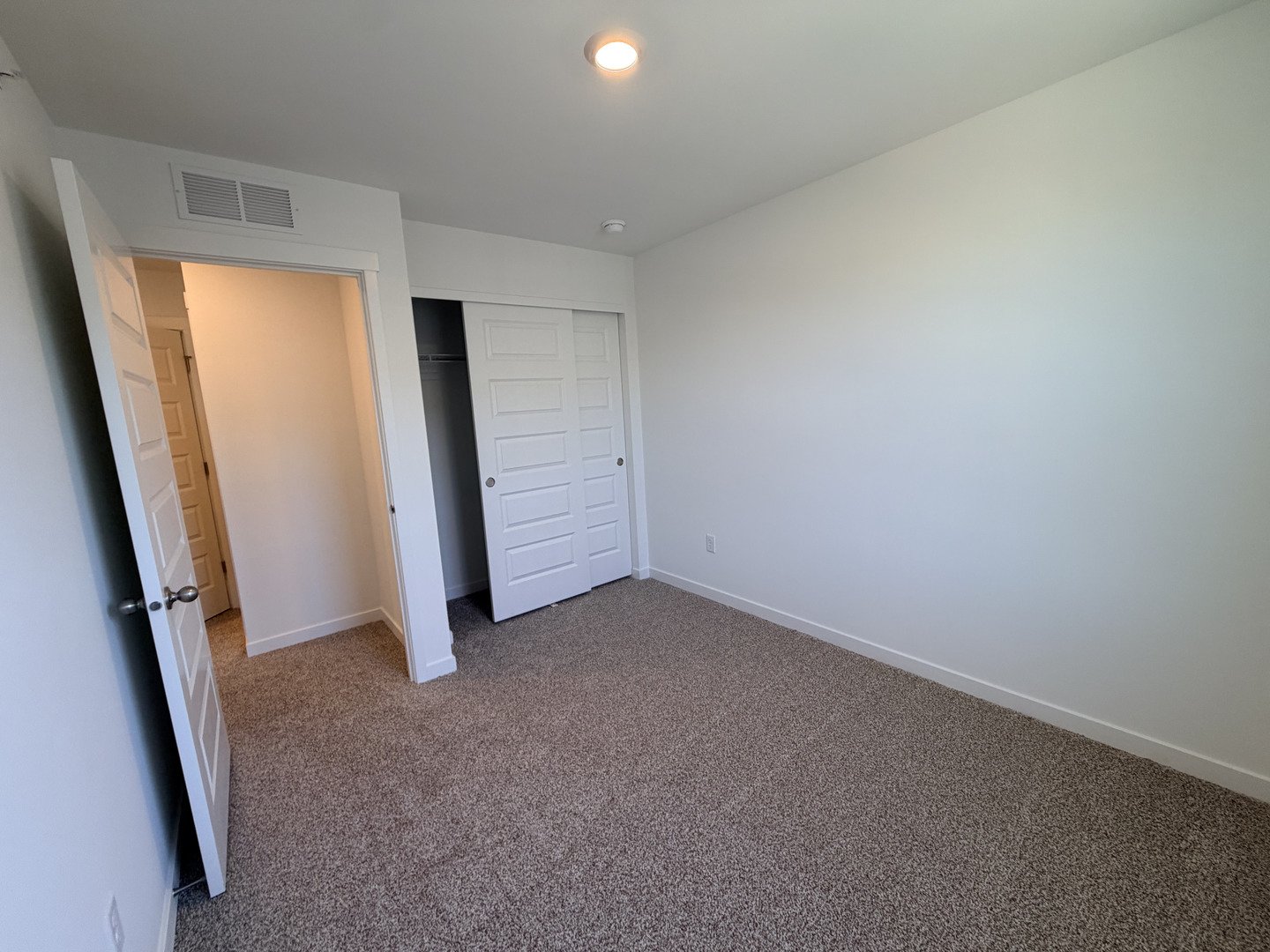 563 yosemite Way #563, Mundelein, IL 60060