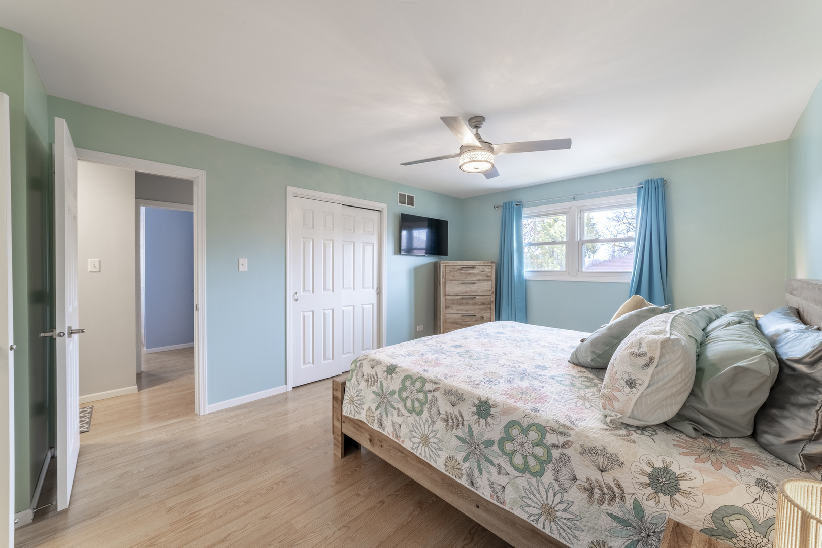 16612 Meadow Court, Tinley Park, IL 60477