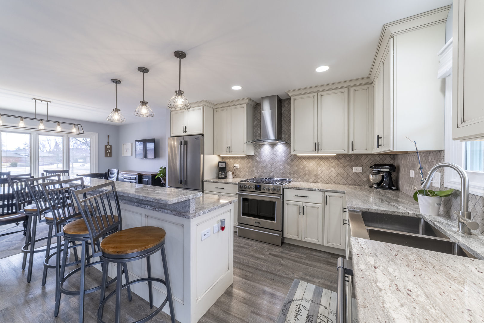 16612 Meadow Court, Tinley Park, IL 60477