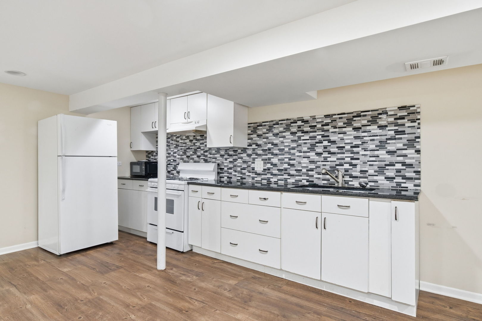 2951 N Rutherford Avenue, Chicago, IL 60634