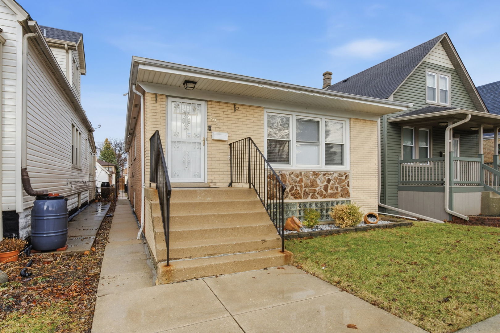 2951 N Rutherford Avenue, Chicago, IL 60634