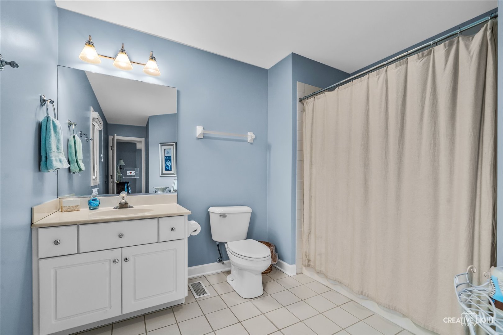 4204 Falkner Drive, Naperville, IL 60564