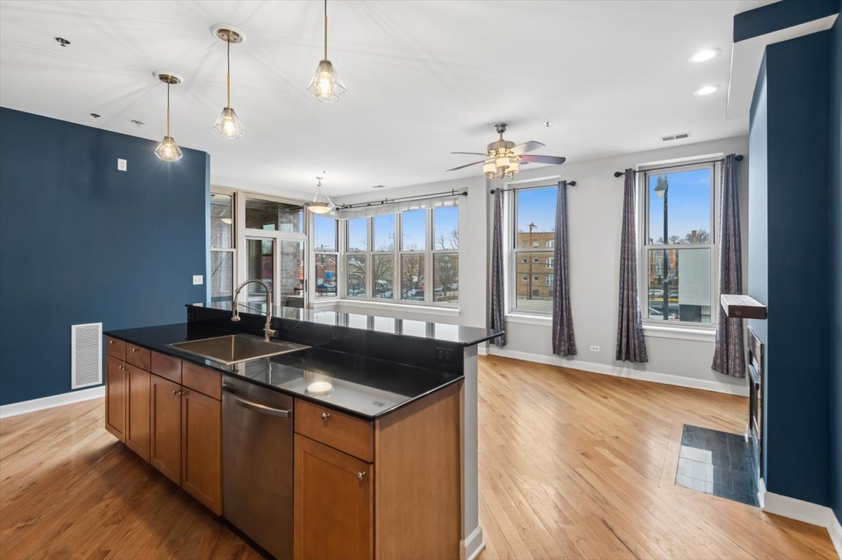 3113 W Lawrence Avenue #A201, Chicago, IL 60625