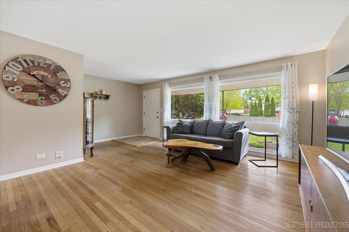 29W454 Ray Avenue, West Chicago, IL 60185