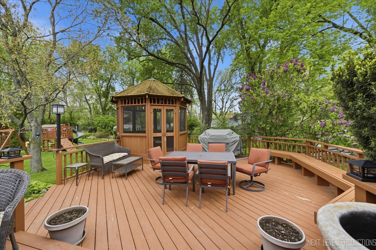 29W454 Ray Avenue, West Chicago, IL 60185