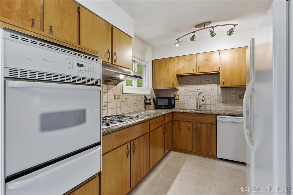 29W454 Ray Avenue, West Chicago, IL 60185