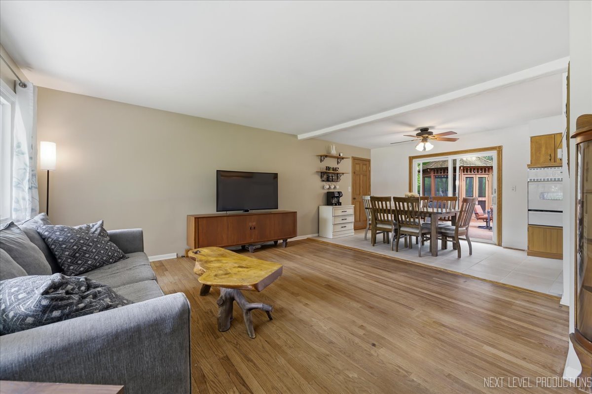 29W454 Ray Avenue, West Chicago, IL 60185