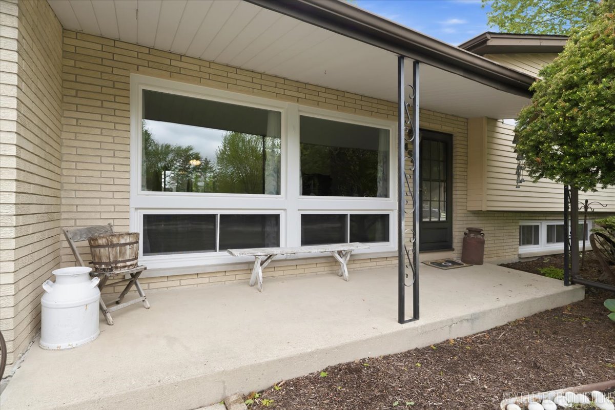 29W454 Ray Avenue, West Chicago, IL 60185