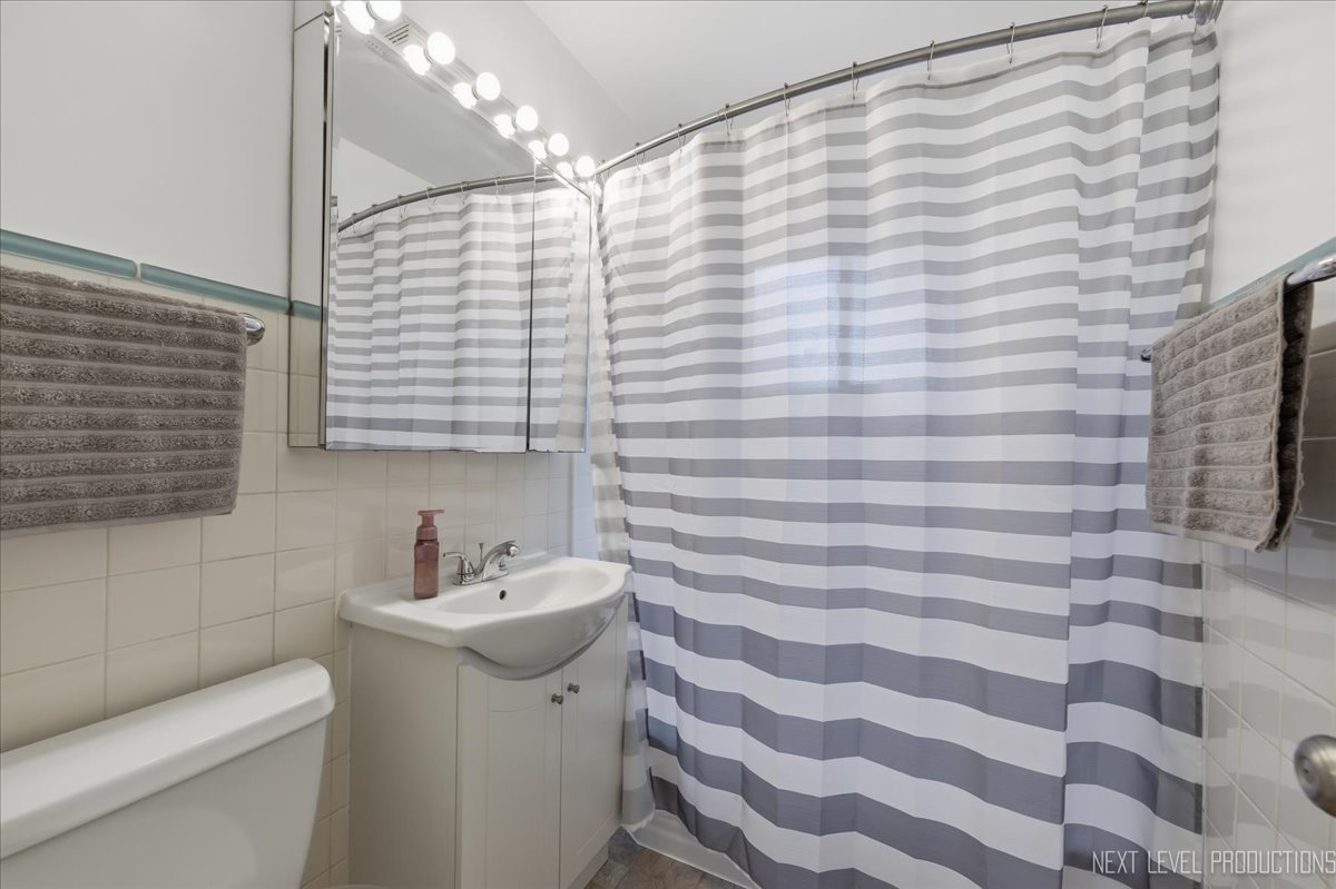 29W454 Ray Avenue, West Chicago, IL 60185