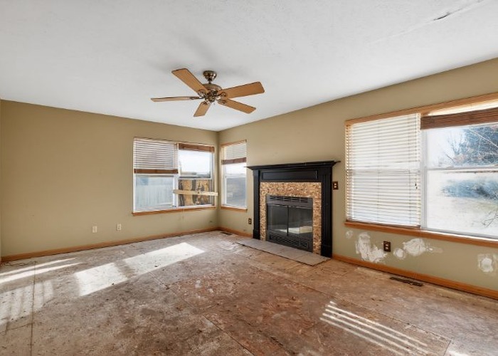 1605 ILES Avenue, Belvidere, IL 61008